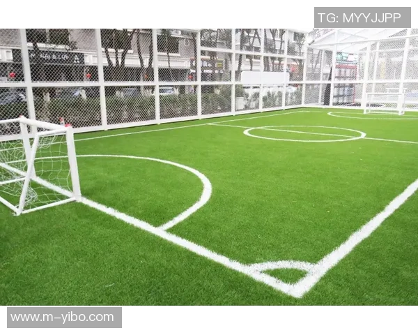 足球场上的智力较量与战术博弈深度解析